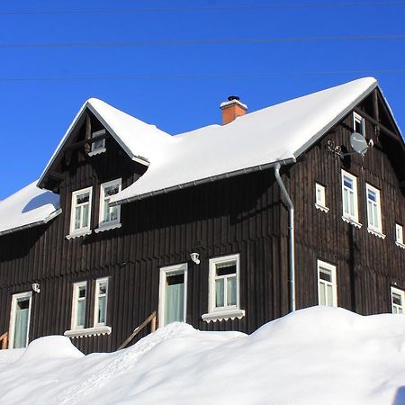 Appartement Ferienhaus Anno Dazumal, Wie Zu Oma'S Zeiten à Klingenthal Extérieur photo