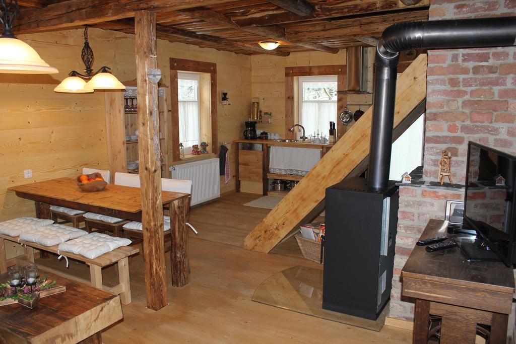 Appartement Ferienhaus Anno Dazumal, Wie Zu Oma'S Zeiten à Klingenthal Chambre photo